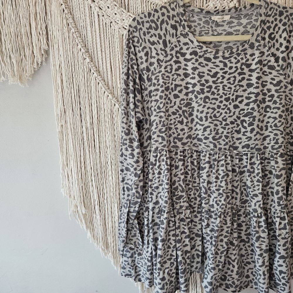 Easel Leopard Print Peasant Long Sleeve Top
